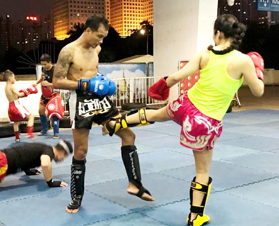 你在勤学苦练时我在实践