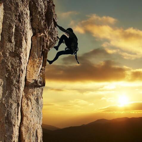 勇敢说爱感恩父爱 勇敢表达趁年轻  勇敢梦勇敢前进 绿色出行致勇敢的